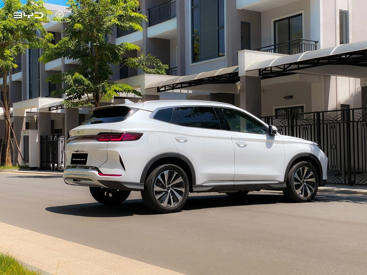 BYD SEALION 6 - Image 3